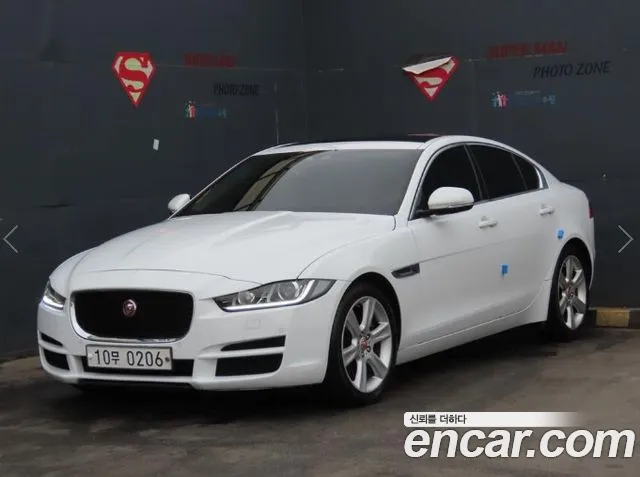 Jaguar XE 2016 1