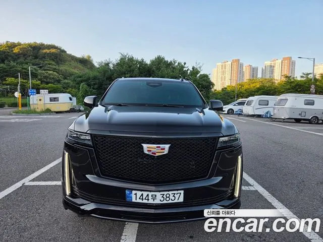 Cadillac Escalade 2021 1